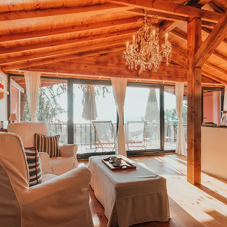 The House فندق