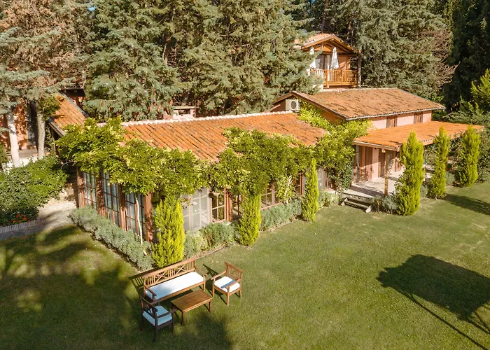 The House * Boyalica