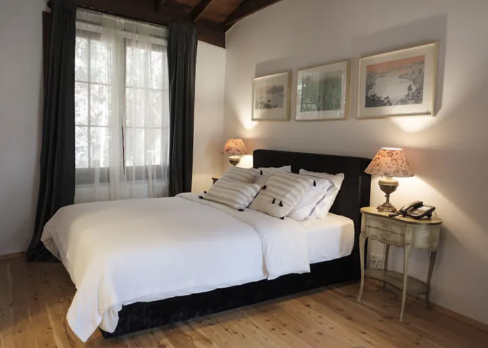 The House * Boyalica